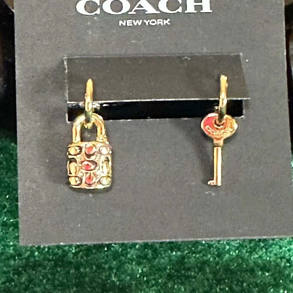Quilted Padlock Key Mismatch earrings with clear crystal accent - Picture 2 of 5